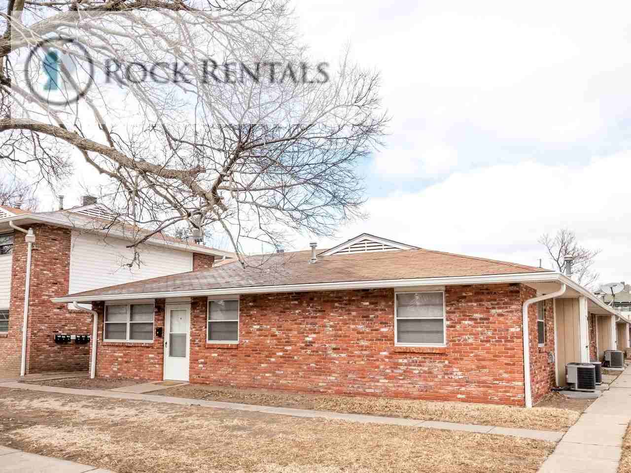 Windsor Square Apartments East - Photo 2 of 9