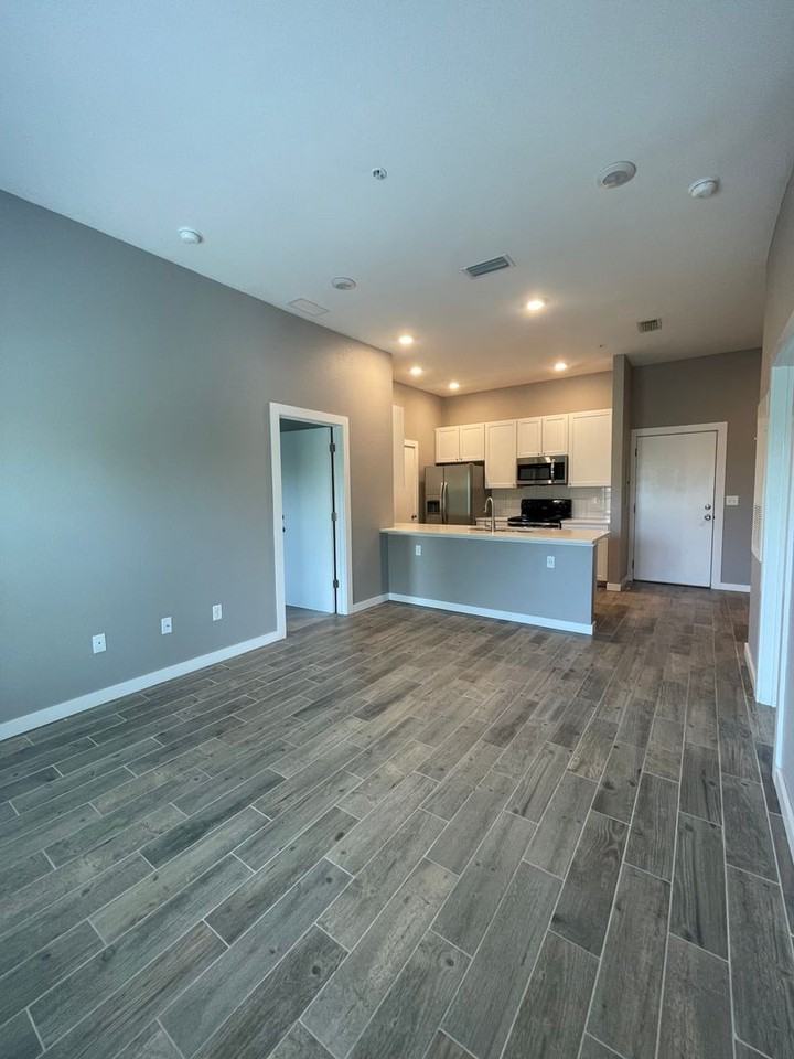 A1011 Woodbury Row Phase III - Photo 7 of 27