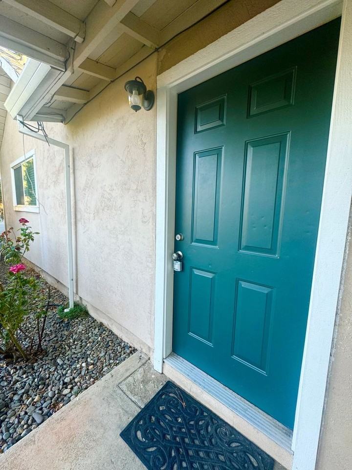 2721 Irwin Rd - Photo 2 of 19