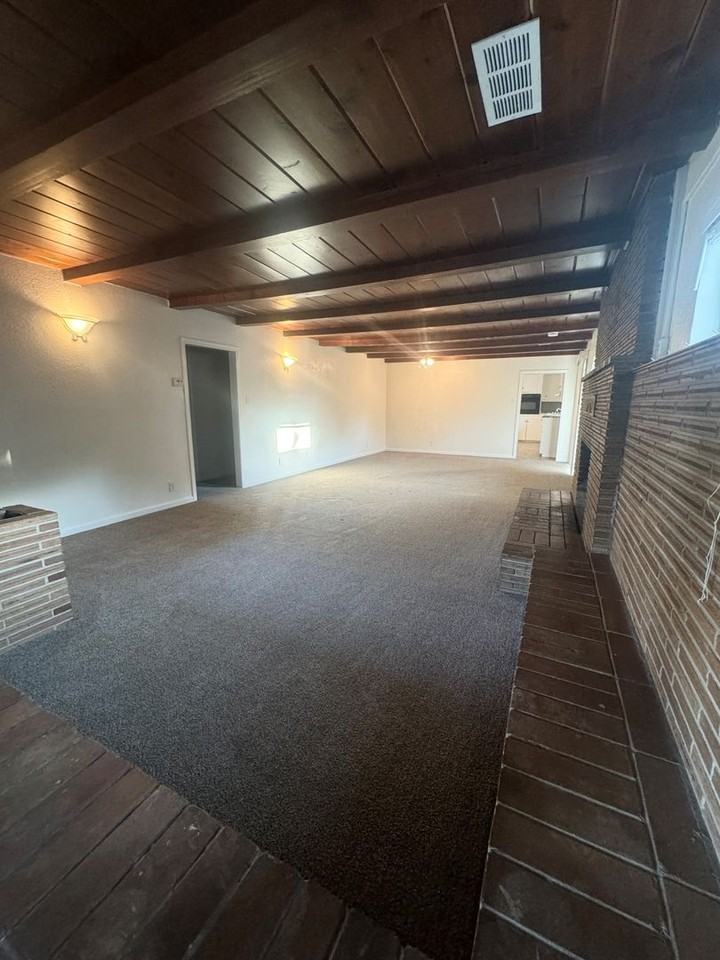 2721 Irwin Rd - Photo 3 of 19