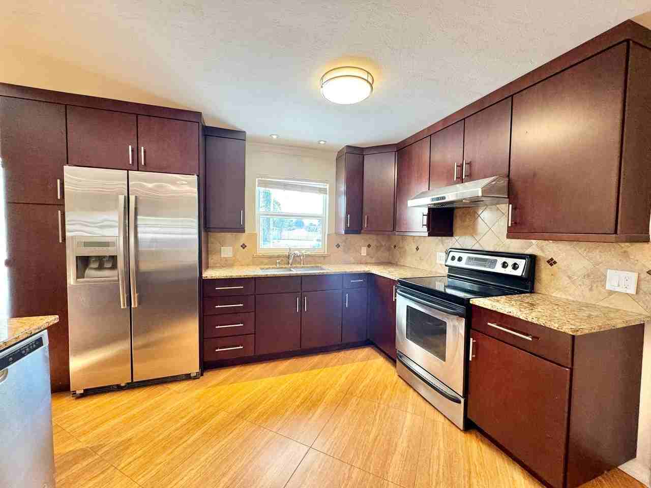 4035 12th St N - Photo 4 of 23