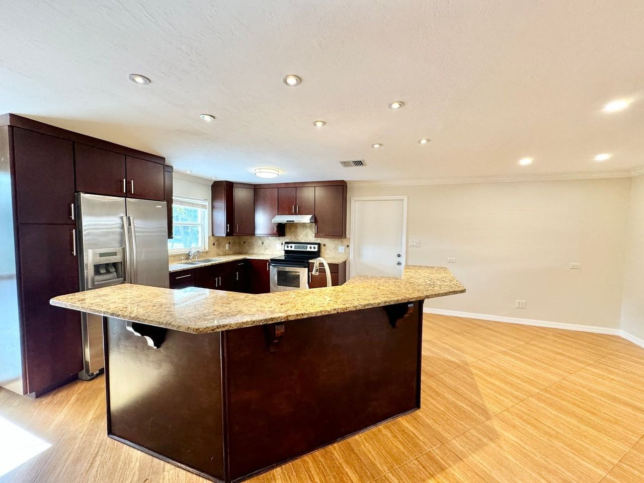 4035 12th St N - Photo 5 of 23