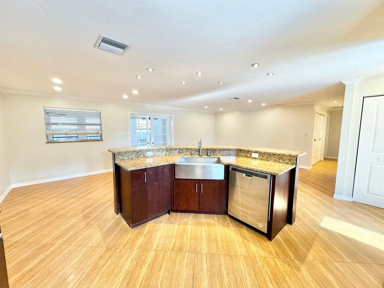 4035 12th St N - Photo 6 of 23