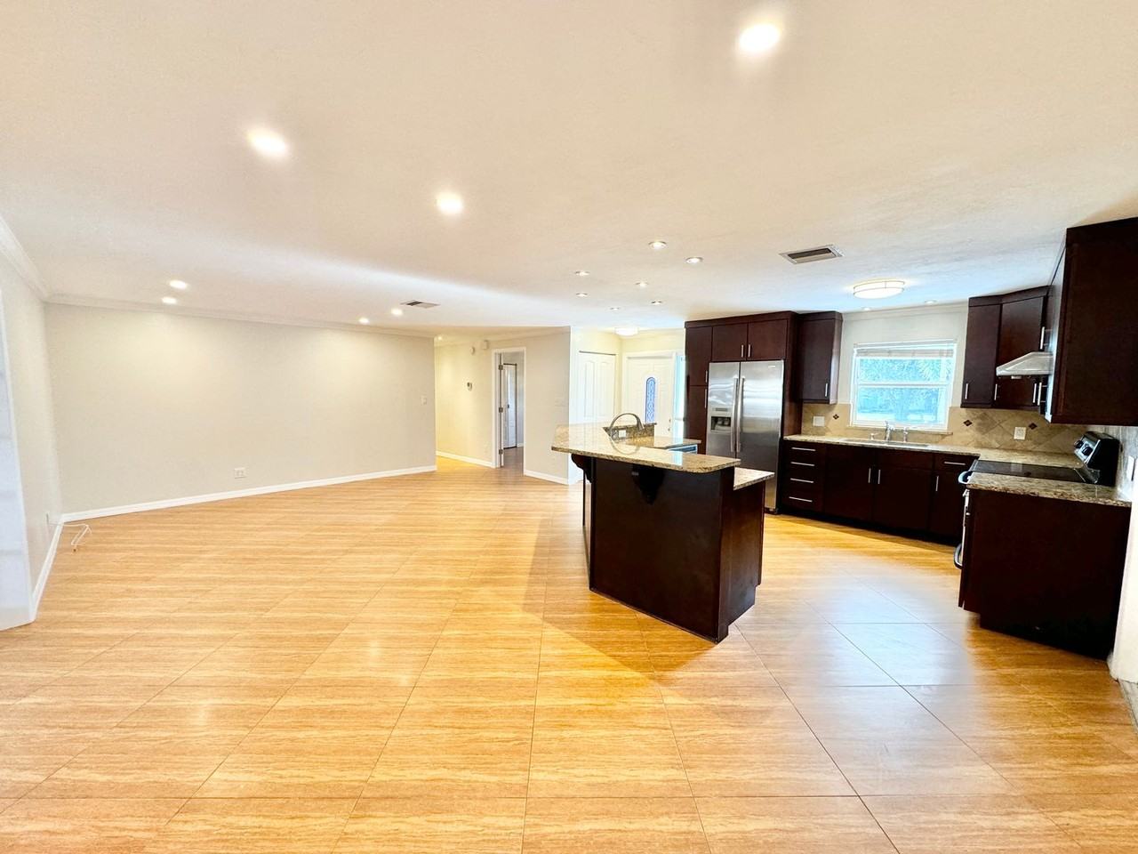 4035 12th St N - Photo 7 of 23