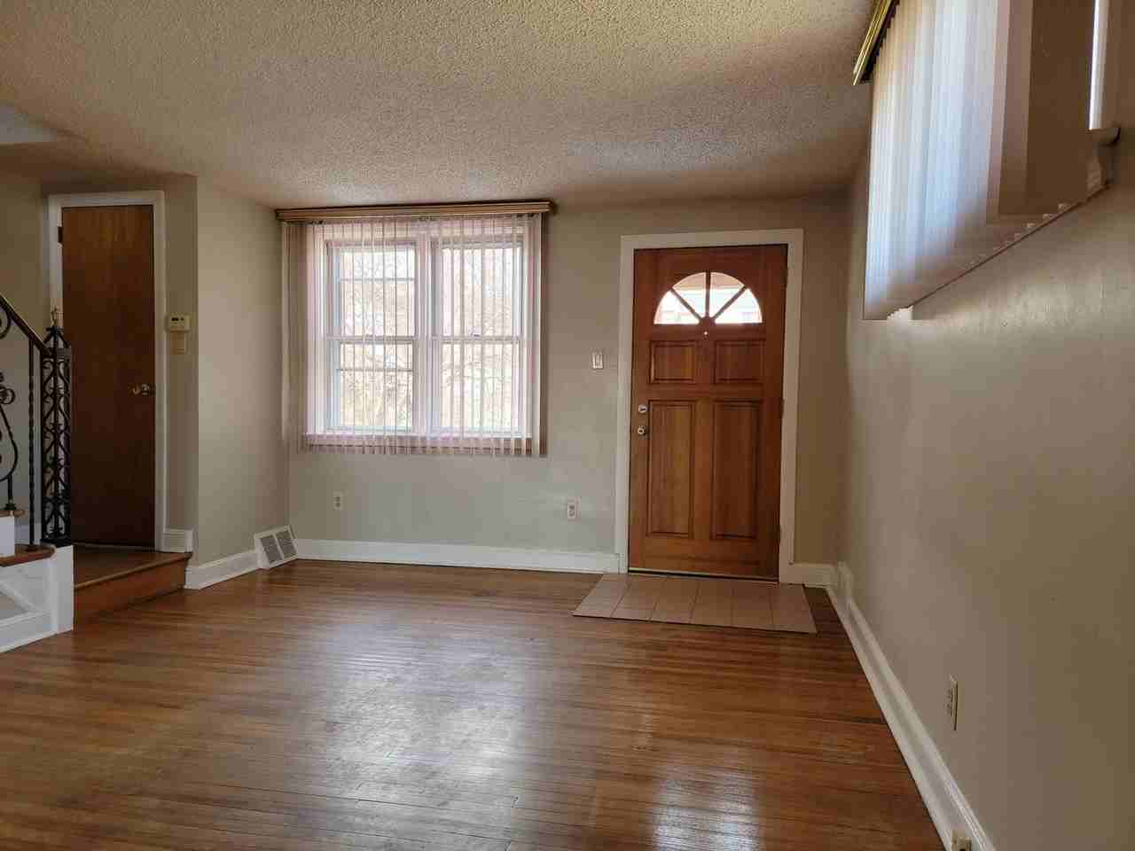 800 Rively Ave - Photo 3 of 19