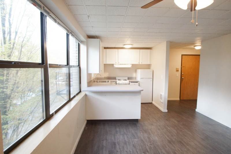 1715 Nw Marshall St #201 - Photo 3 of 10