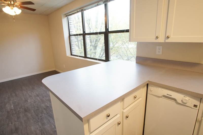 1715 Nw Marshall St #201 - Photo 6 of 10