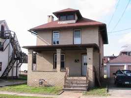 featured image of 725 School St