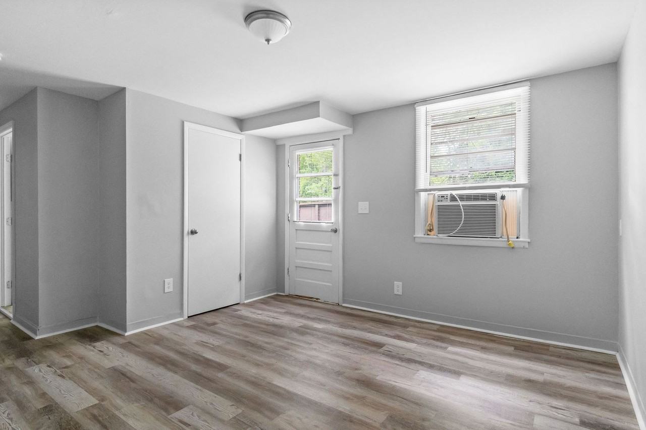 427 Circle Drive - Photo 5 of 40