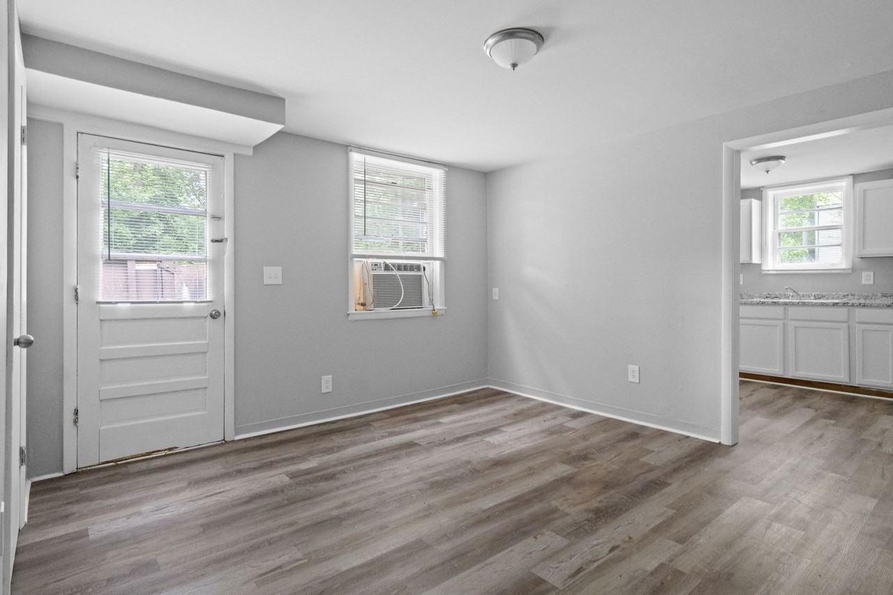 427 Circle Drive - Photo 6 of 40