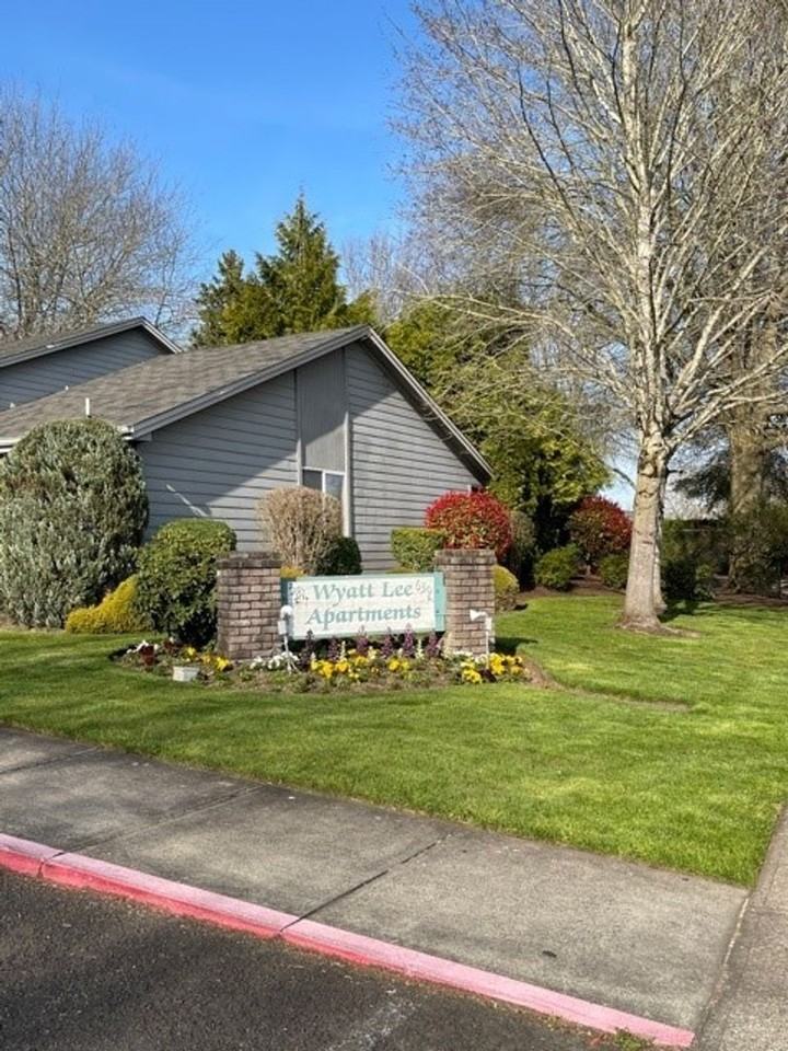 001a-Wyatt Lee - Photo 2 of 18