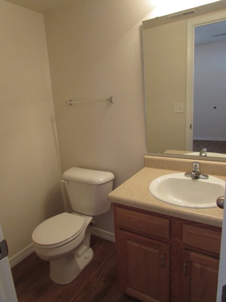 115 Andrews Dr - Photo 3 of 26