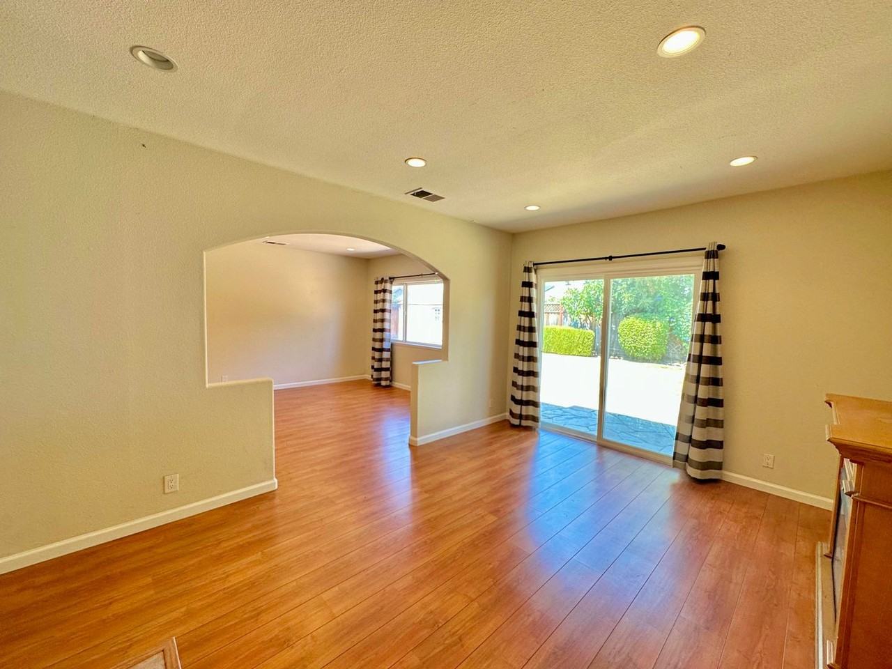 3143 Raleigh Ct - Photo 3 of 8