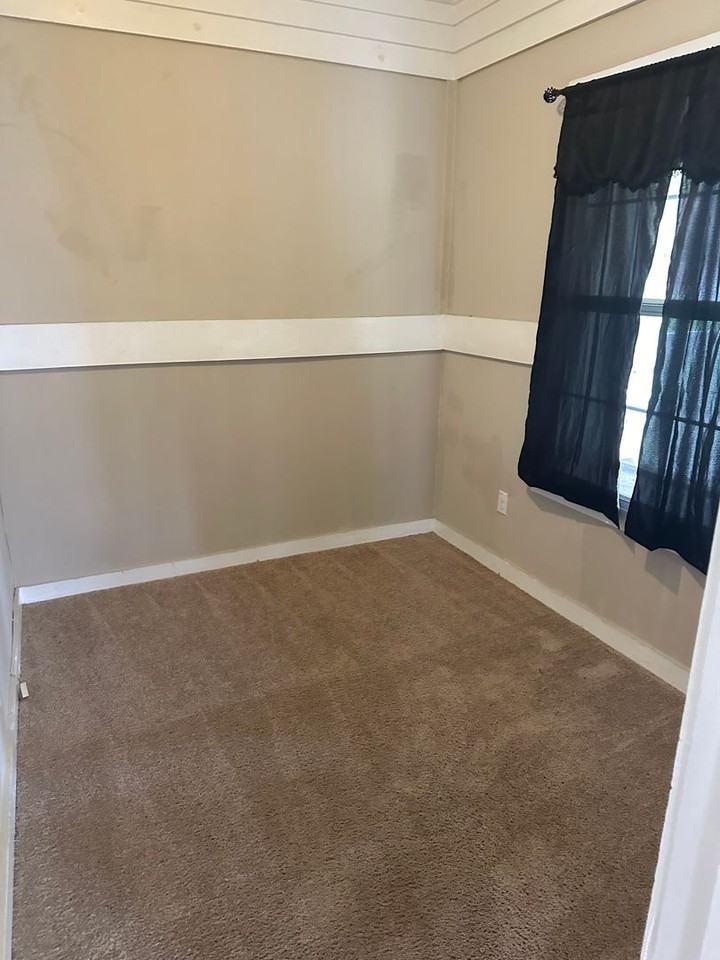 902 Perry St - Photo 3 of 12