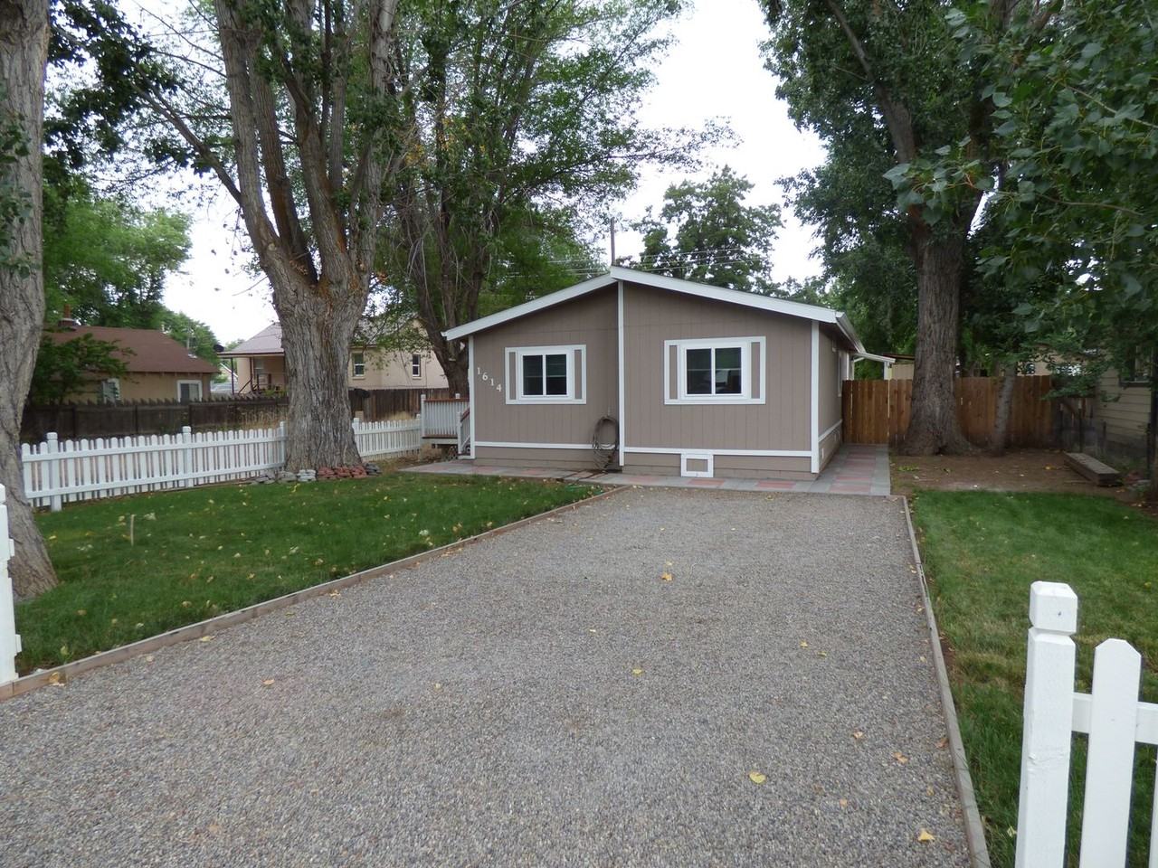 1614 4th St - Photo 2 of 24