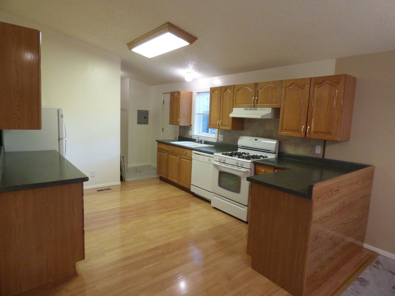 1614 4th St - Photo 3 of 24