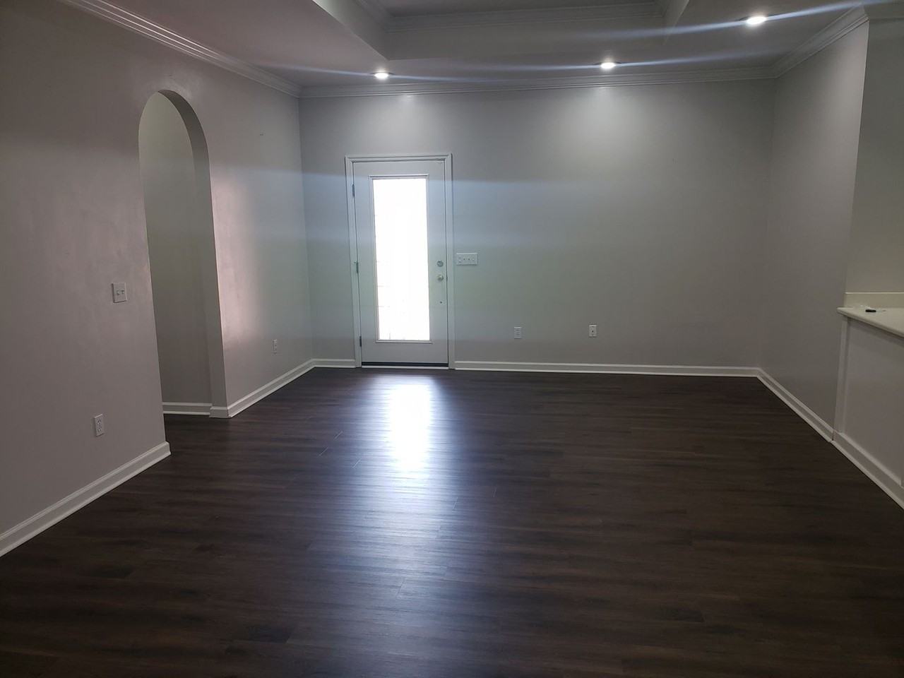 228 Windsor Garden Dr - Photo 2 of 20