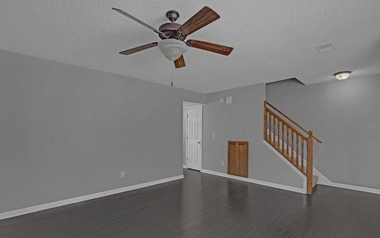 5249 Falling Creek Ln - Photo 4 of 10