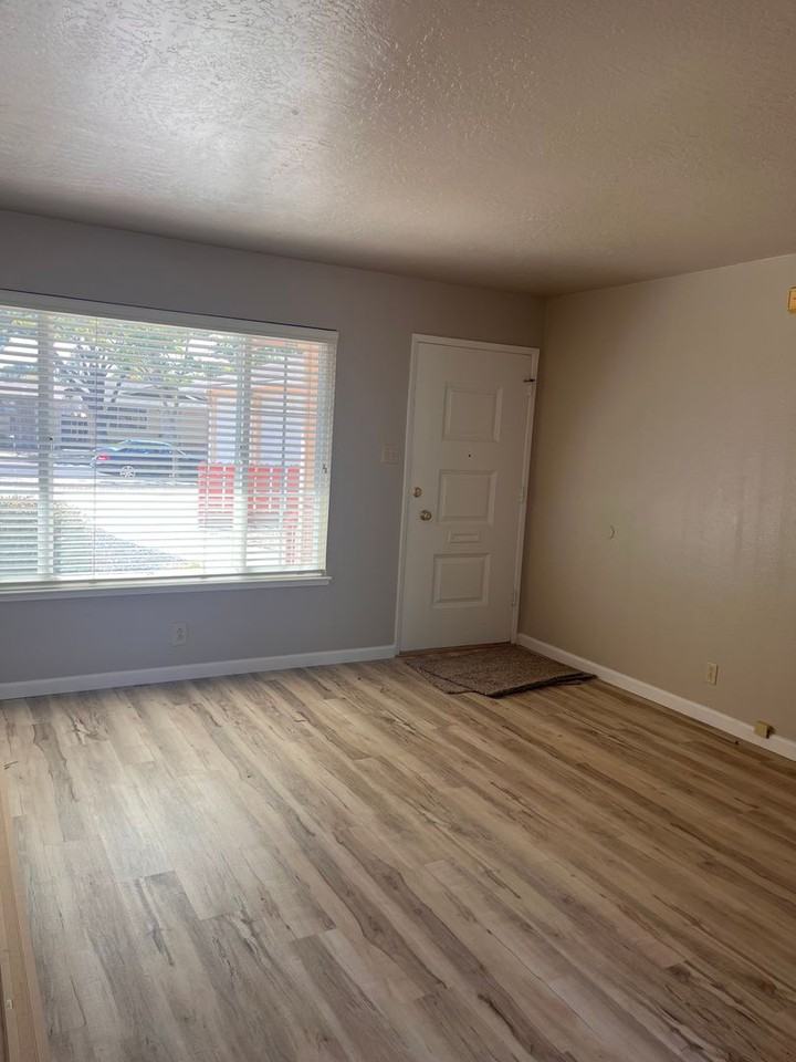 2051 Celeste Dr - Photo 3 of 9