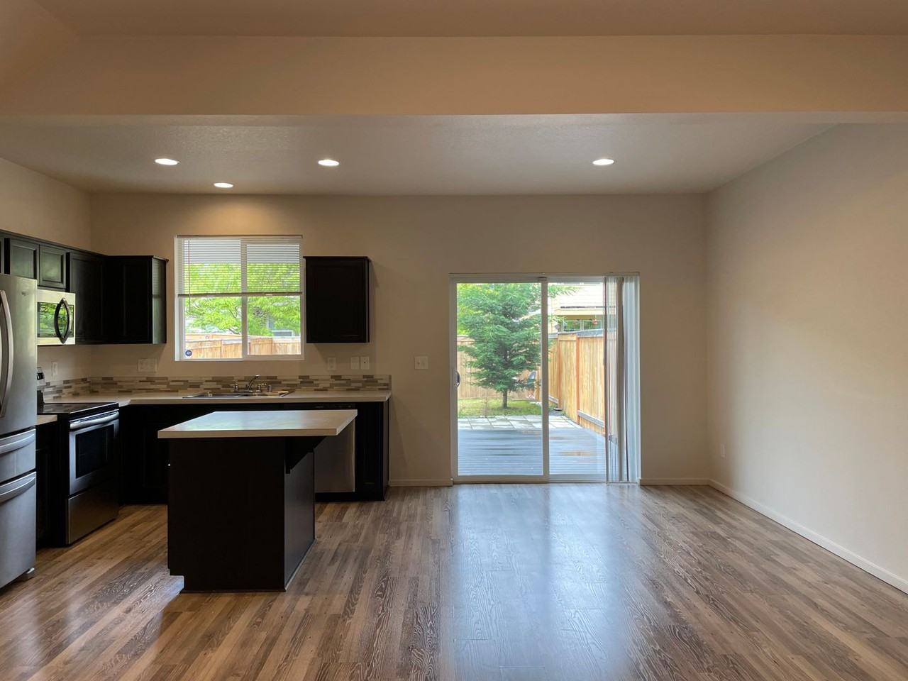 2140 Ne 115th Ct - Photo 7 of 35