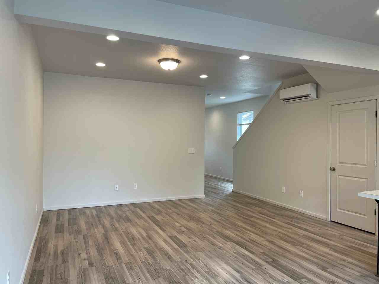 2140 Ne 115th Ct - Photo 4 of 35