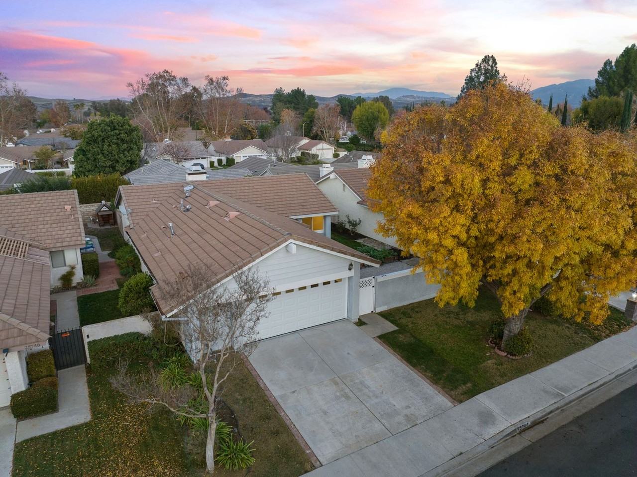 25744 Salceda Rd - Photo 3 of 22