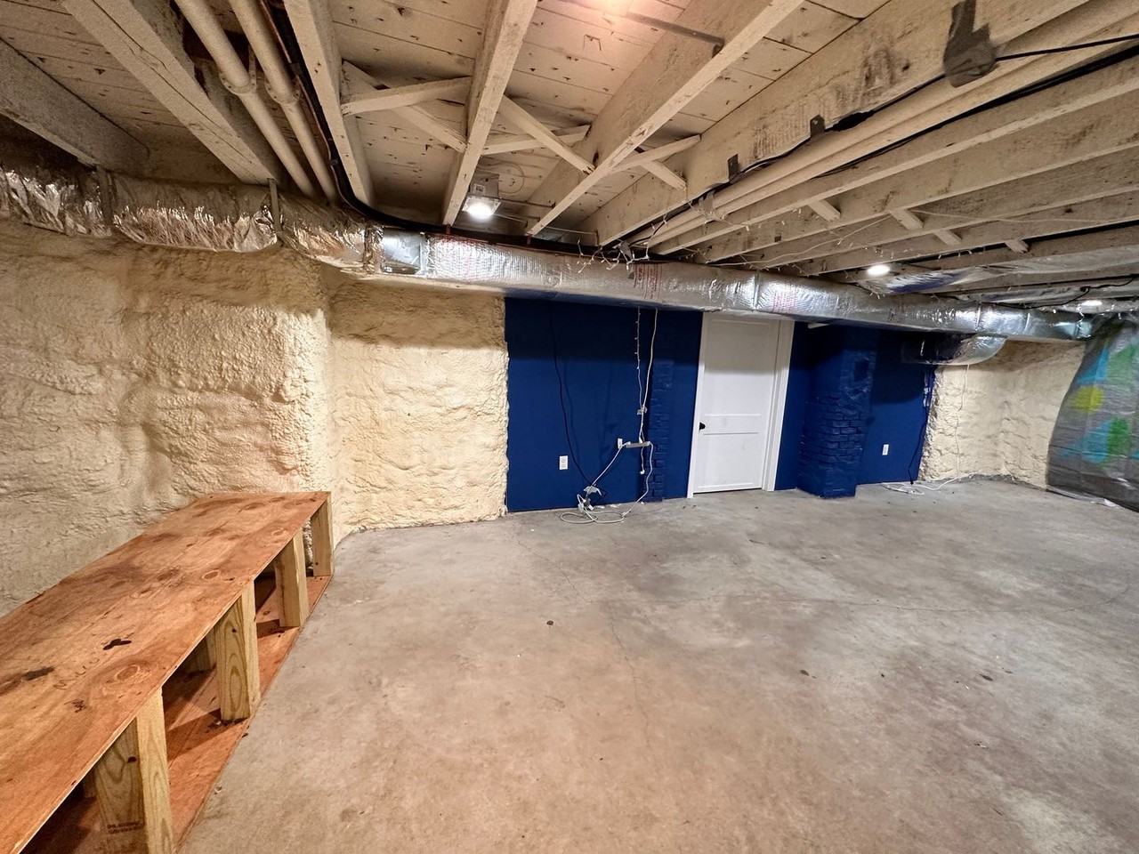 3357 Whitney Ave - Photo 3 of 14