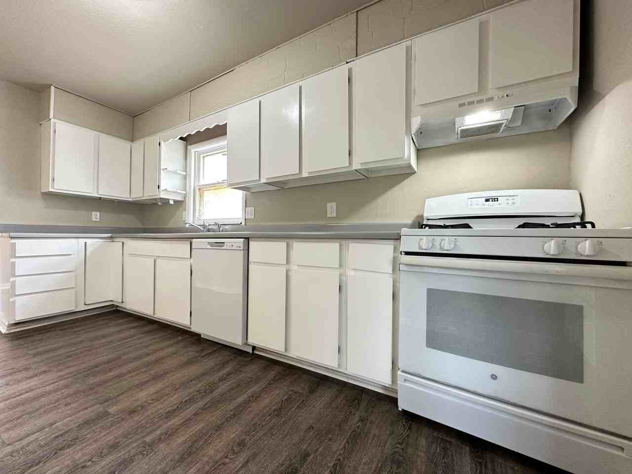 1408 Euclid Ave - Photo 2 of 18