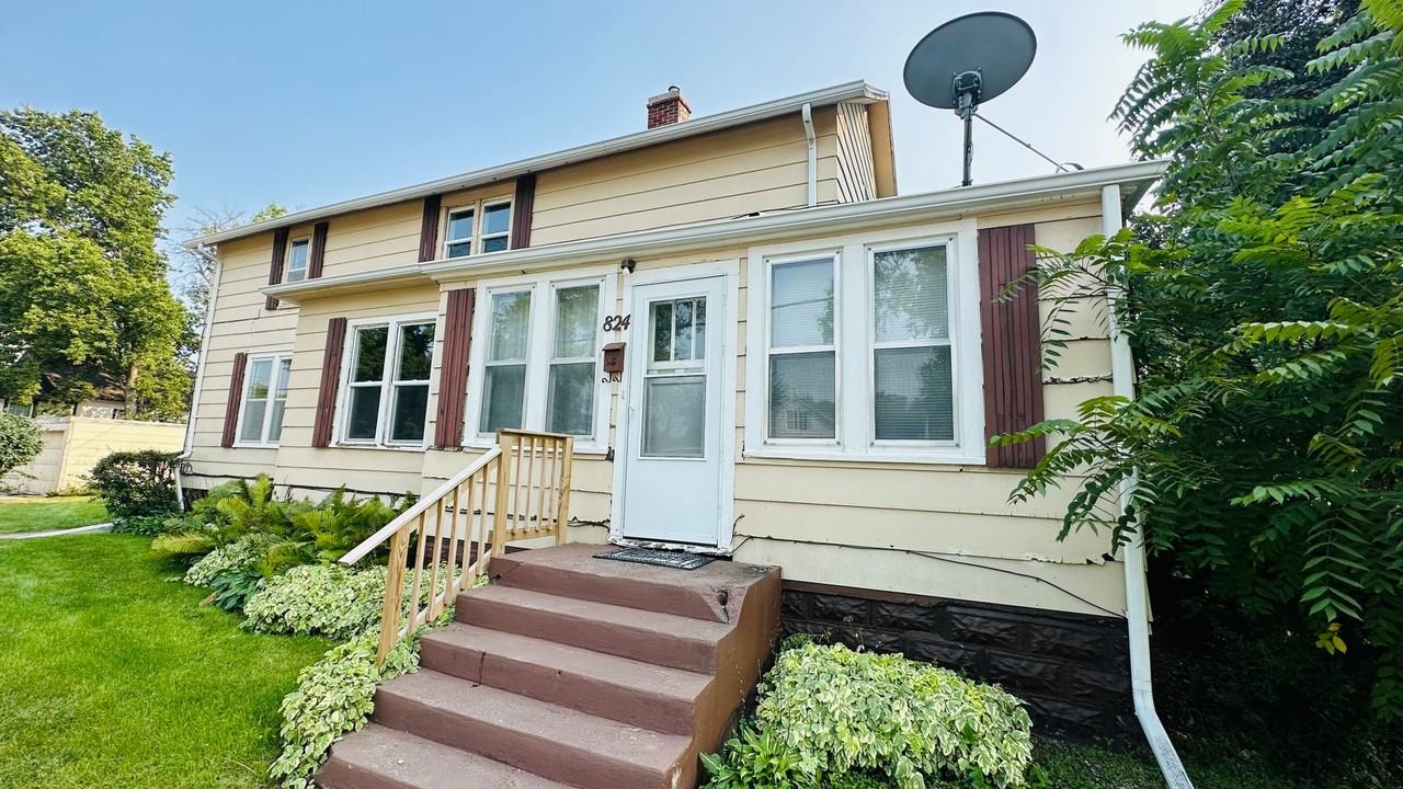 822 N Washington St - Photo 2 of 7