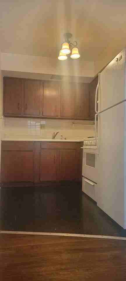 157 Strode Station Cir - Photo 2 of 10
