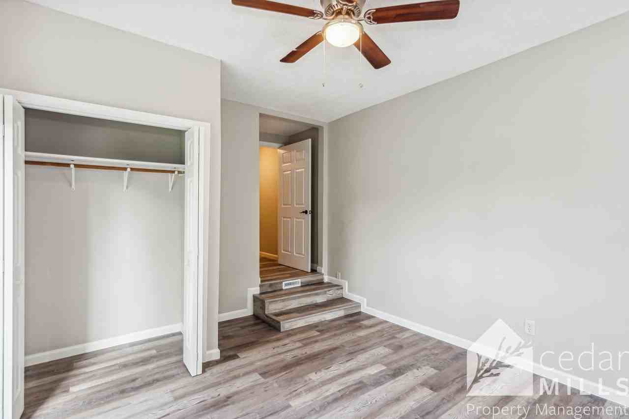 1922 N Chautauqua Ave - Photo 7 of 13