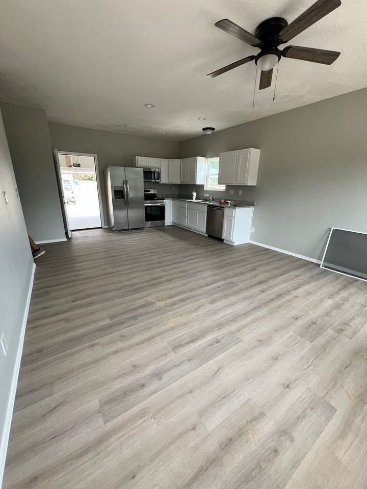 1145 S Mission Ave - Photo 3 of 22