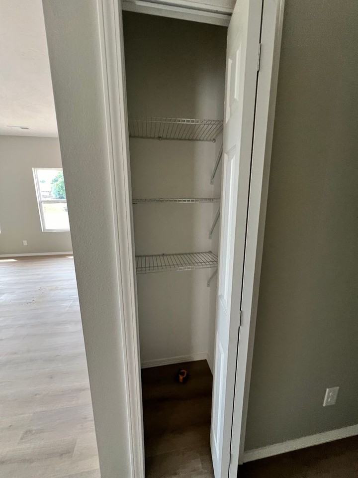 1145 S Mission Ave - Photo 6 of 22