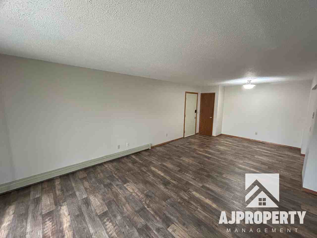 Keystone Apartments 1300 E Keystone Dr - Photo 4 of 9