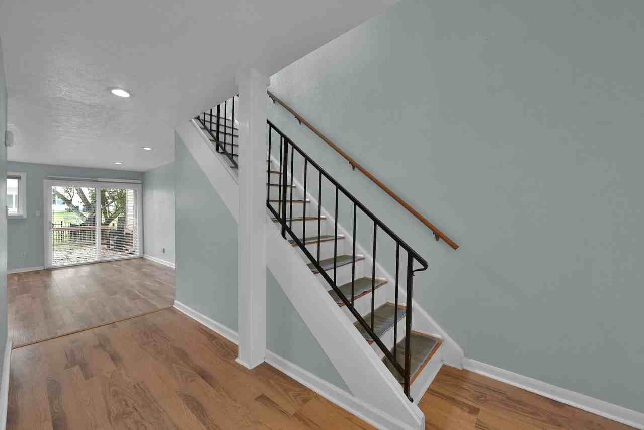 12247 Trail Hollow Dr - Photo 2 of 37