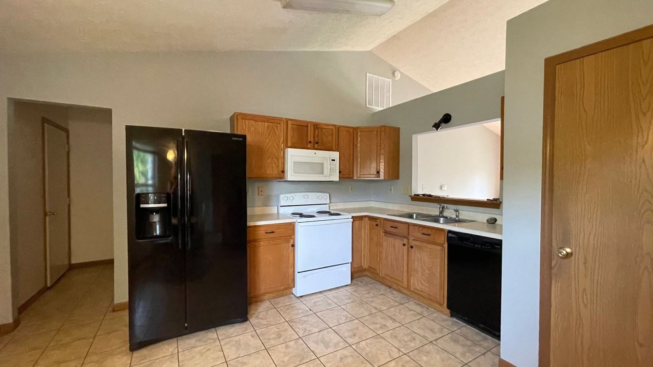 2417 Depauw Dr - Photo 4 of 21