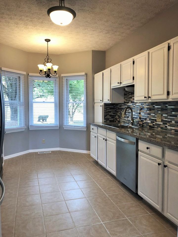 8810 Ashton Ct - Photo 5 of 21