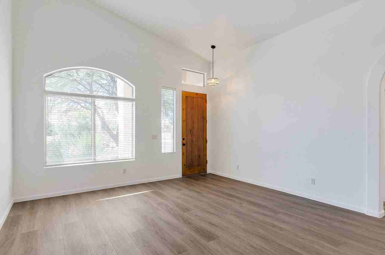 2052 W Arizona Rose Dr - Photo 3 of 15