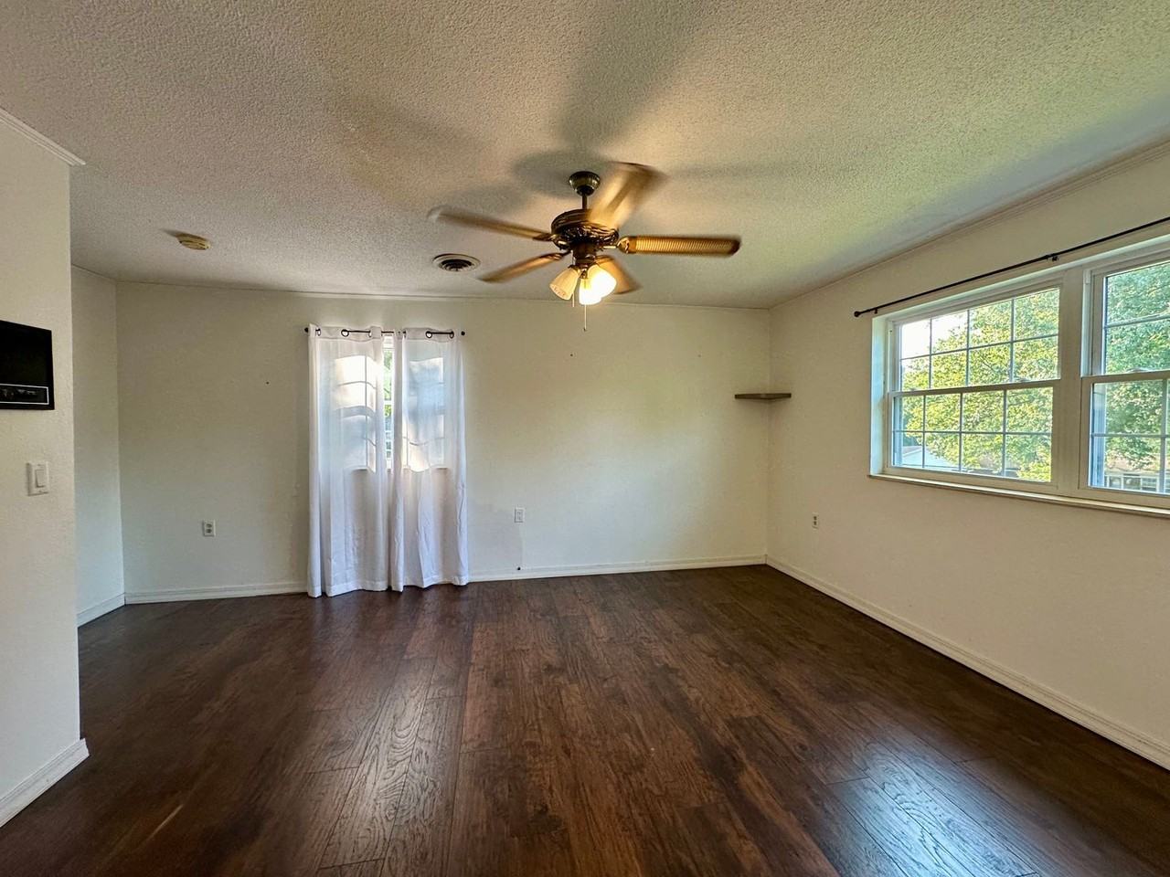 1821 Zehm Ave - Photo 2 of 33