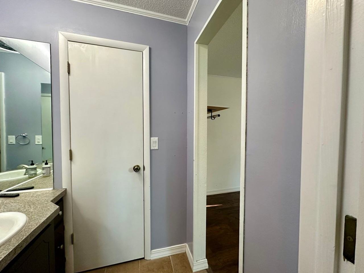 1821 Zehm Ave - Photo 3 of 33