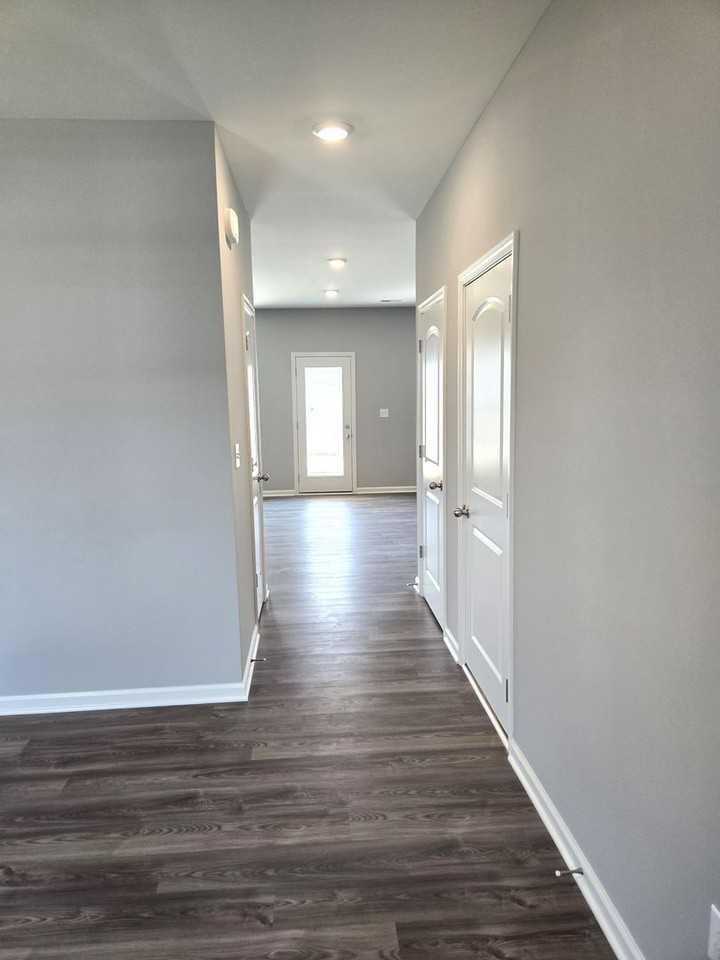 1261 Marlena Ln - Photo 5 of 31