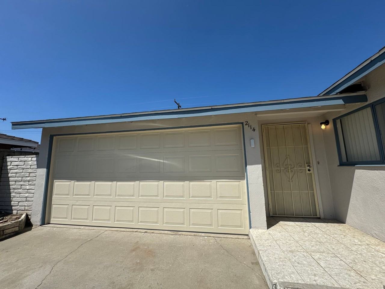 2114 S Greenville St - Photo 2 of 13