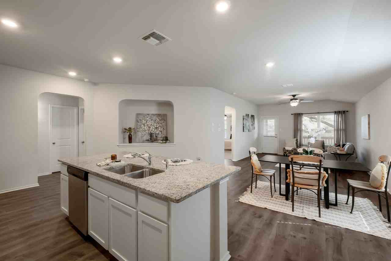 3514 Copper Riv - Photo 7 of 37