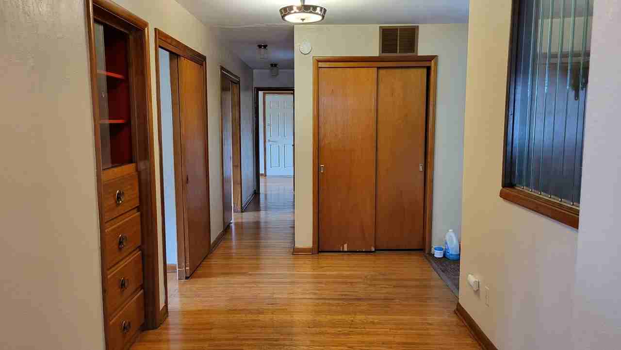 1114 W 34th St S - Photo 5 of 6