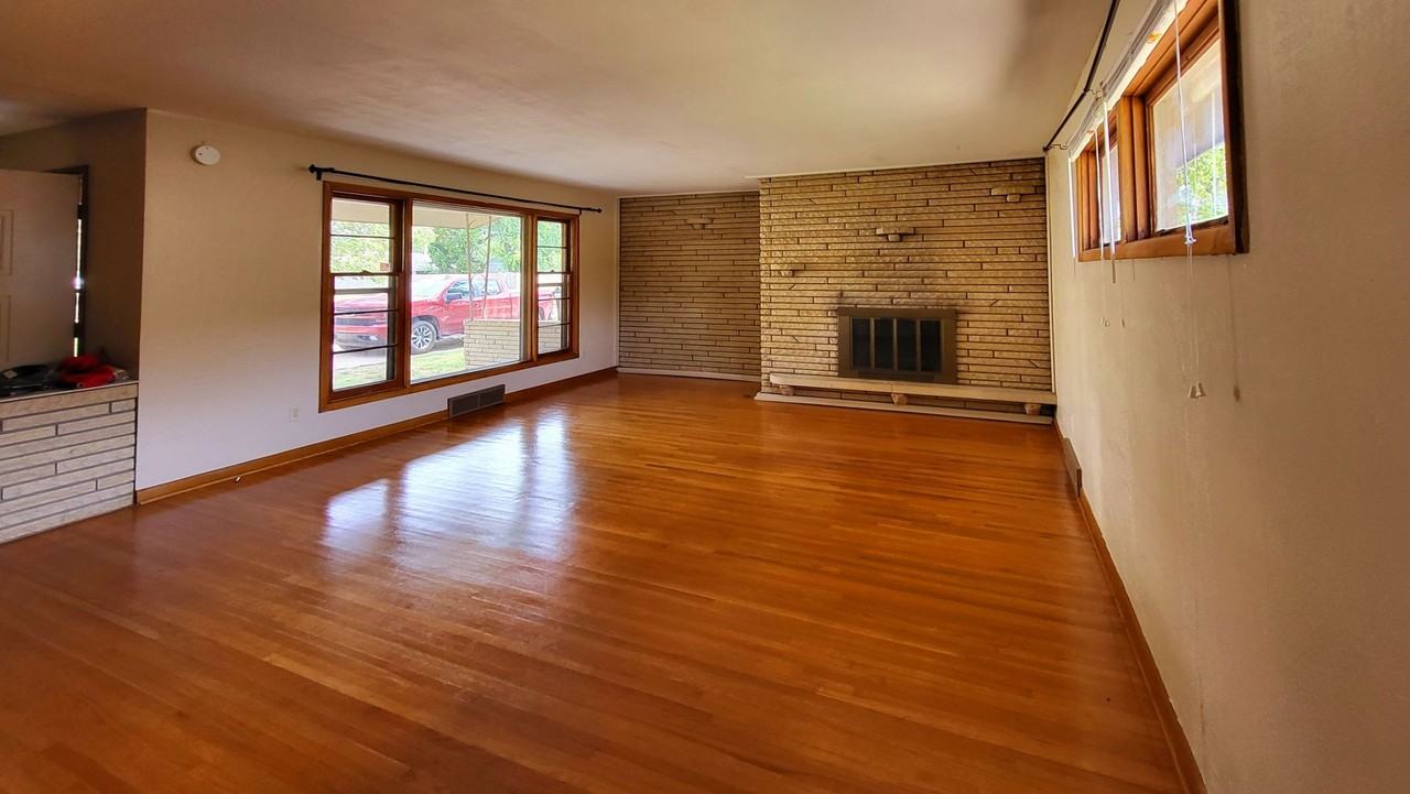 1114 W 34th St S - Photo 6 of 6