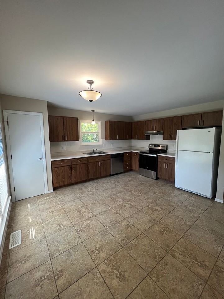 17836 Wild Horse Creek Rd - Photo 3 of 15