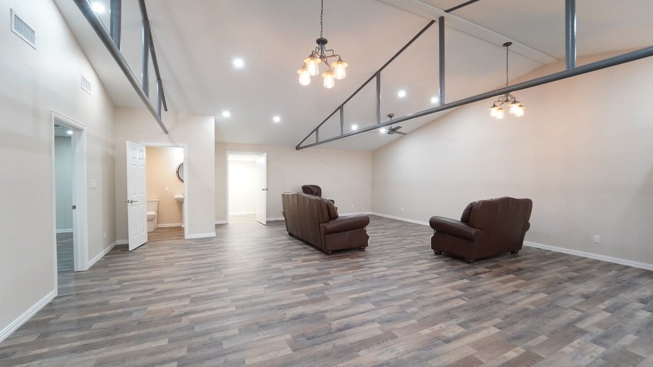 555 Sunset Trl - Photo 2 of 20