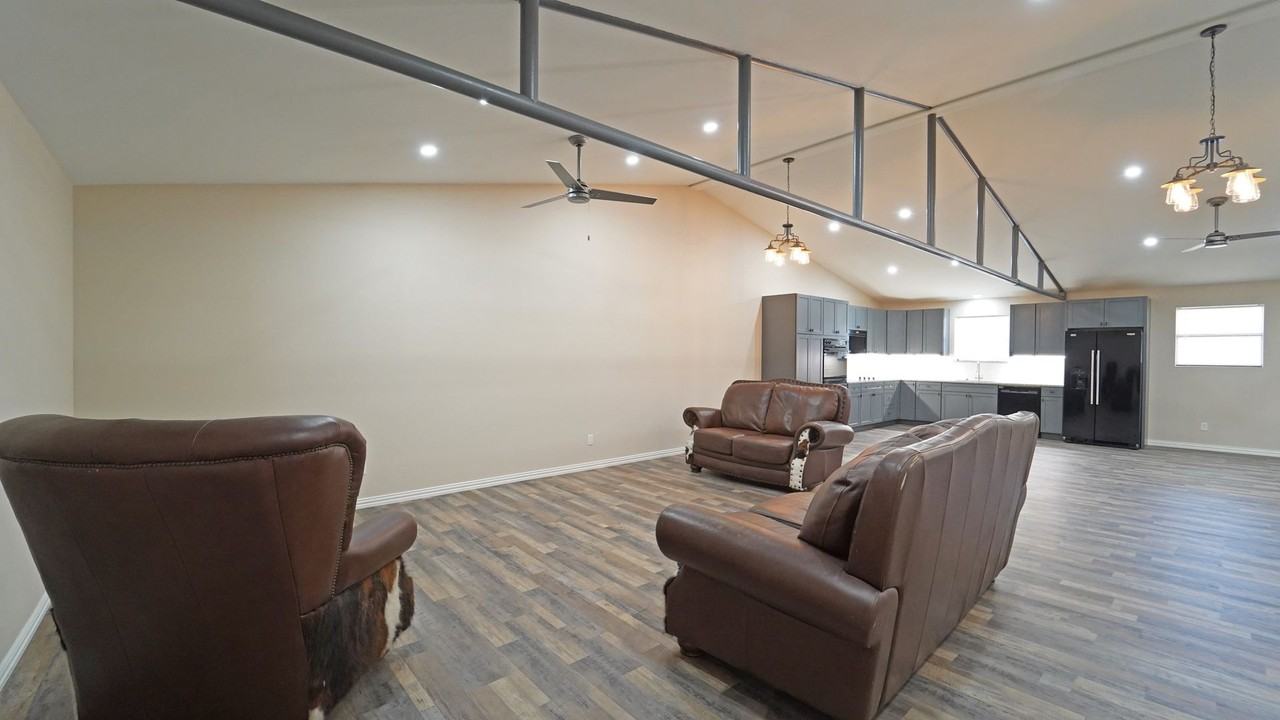 555 Sunset Trl - Photo 3 of 20