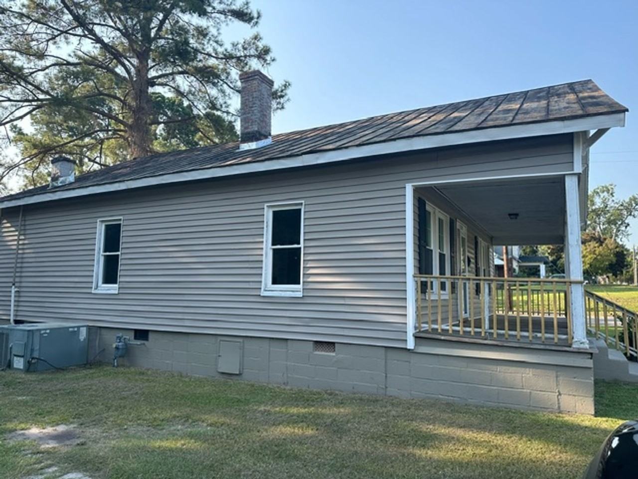 1308 College St - Photo 2 of 11