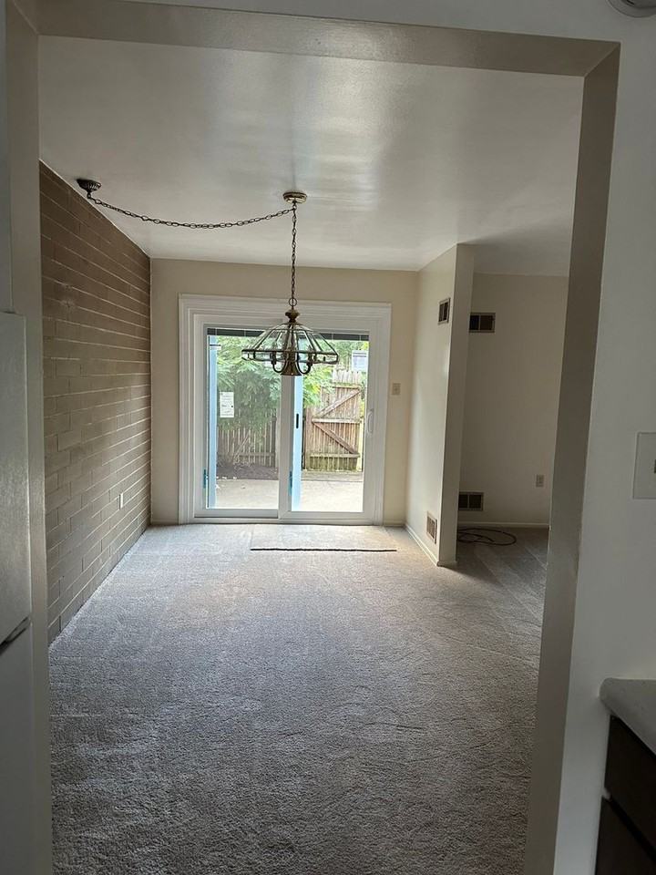 1479 Spreading Oak Dr - Photo 2 of 16